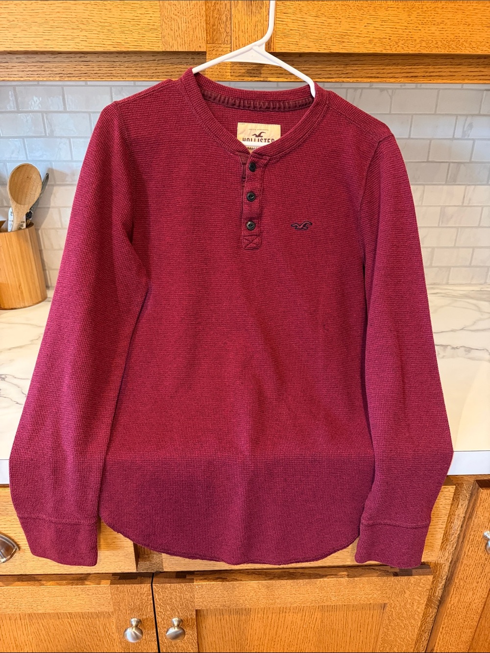 Hollister Men's Wine Crewneck Henley Sweater